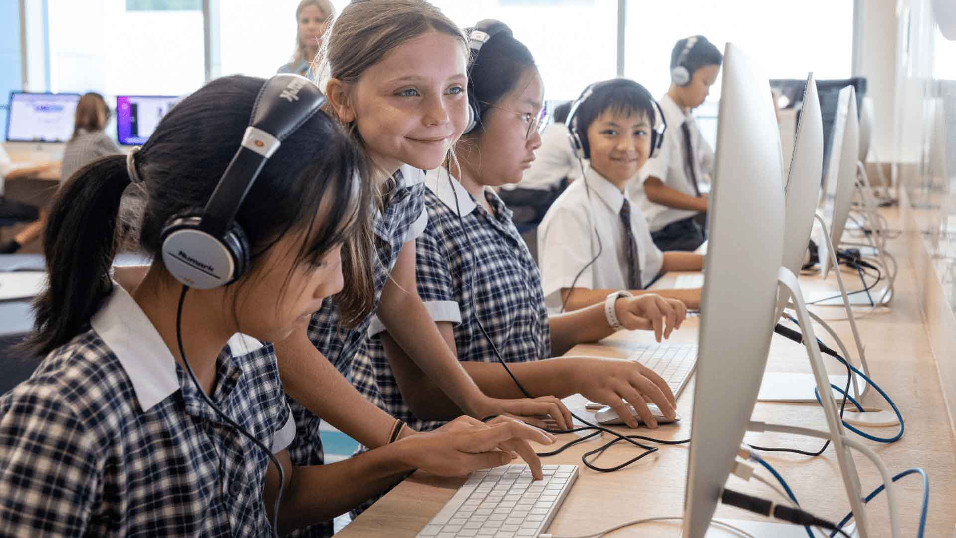 9_Brighton-College-Coding-and-Robotics-camp_3