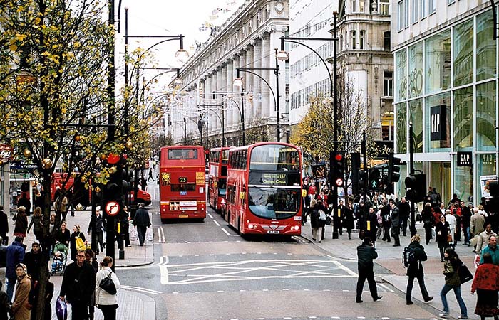 Oxford_Street_December_2006