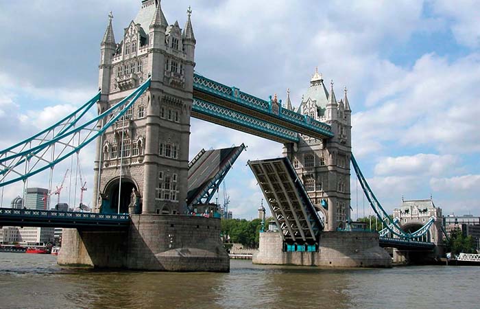 Tower-Bridge-River-Thames-London
