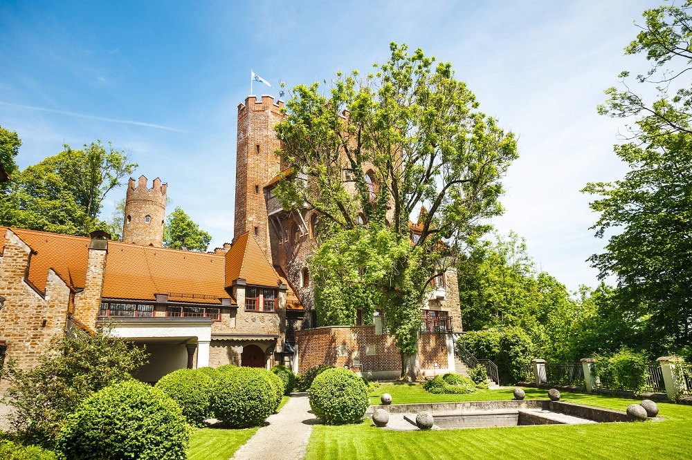 school-GLS-Munich-Castle-Germany-1