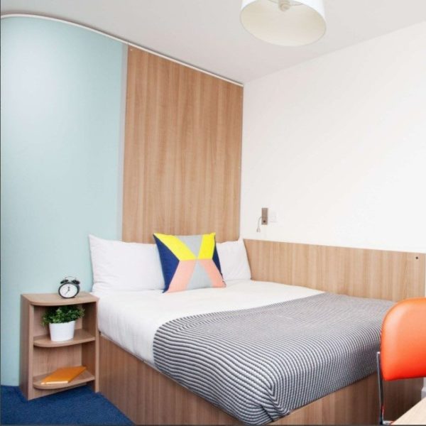 single-ensuite-oxford-college-aspect-ratio-1066-1066-600x600