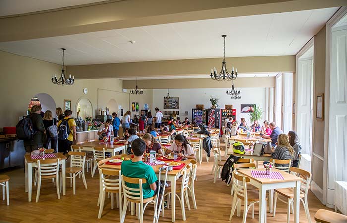 students-eating-canteen-berkshire-college
