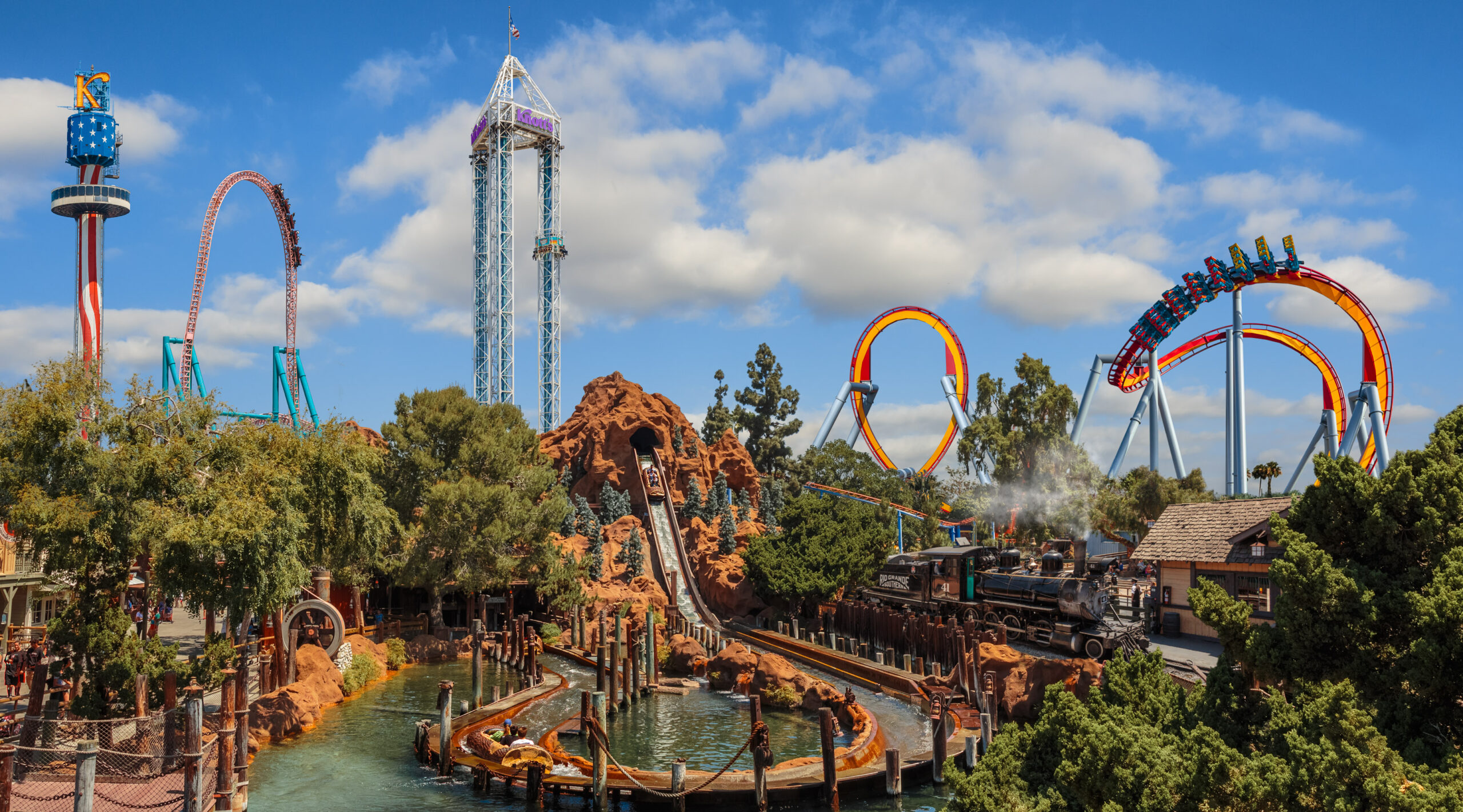 knotts_berry_farm_skyline_64e42009-2111-4ee8-aa4e-91f18488802d